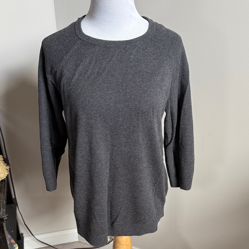 Banana Republic Factory Charcoal gray Long Sleeve sweater